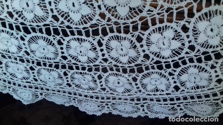 Antig&uuml;edades: ANTIGUO TAPETE DE CROCHET, CON DEFECTO. - Foto 8