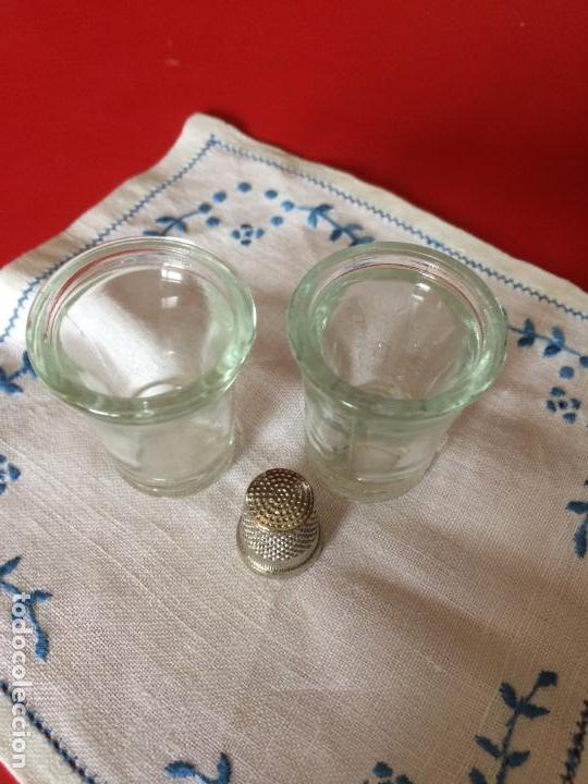 Antig&uuml;edades: conjunto de 2 vasitos licor antiguos - Foto 1