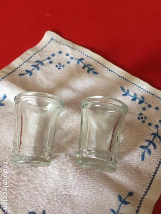 Antig&uuml;edades: conjunto de 2 vasitos licor antiguos - Foto 2