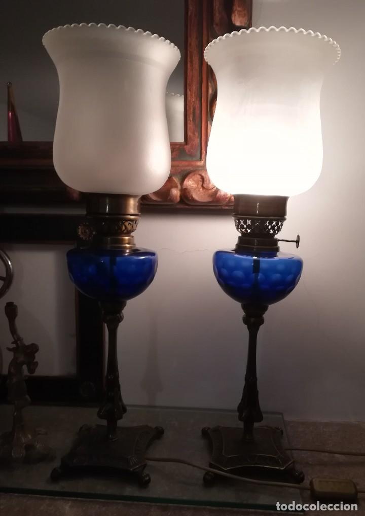 Antig&uuml;edades: Pareja de l&aacute;mparas de mesilla - Foto 2