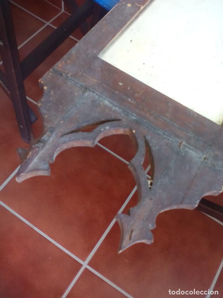 Antig&uuml;edades: Antiguo espejo, con marco de madera. Religioso. - Foto 6