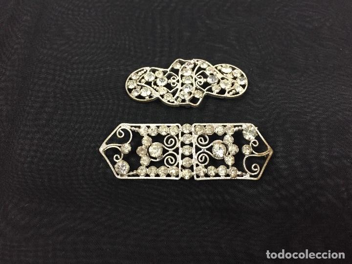 Antig&uuml;edades: Broches de metal y strass - Foto 1