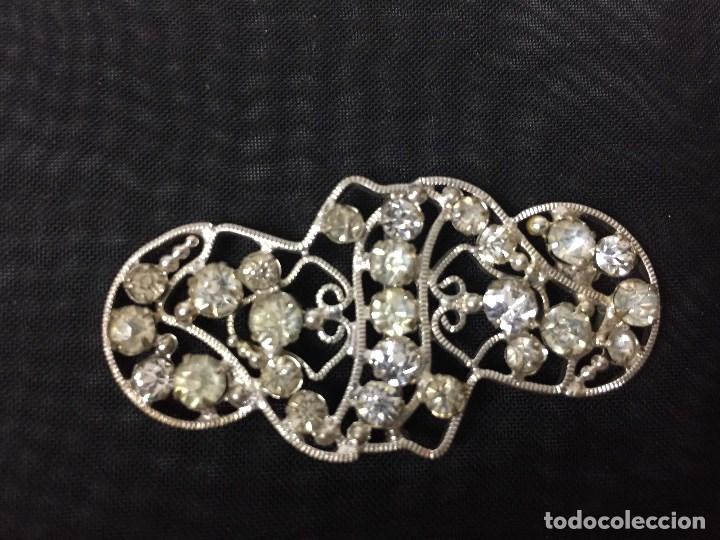 Antig&uuml;edades: Broches de metal y strass - Foto 3
