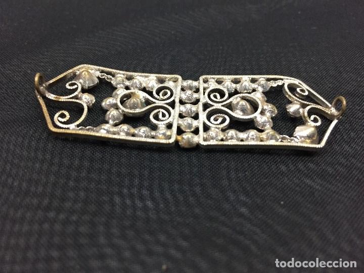 Antig&uuml;edades: Broches de metal y strass - Foto 4