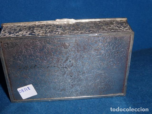 Antig&uuml;edades: CAJA DE METAL REPUJADO CON FORMA RECTANGULAR - Foto 3