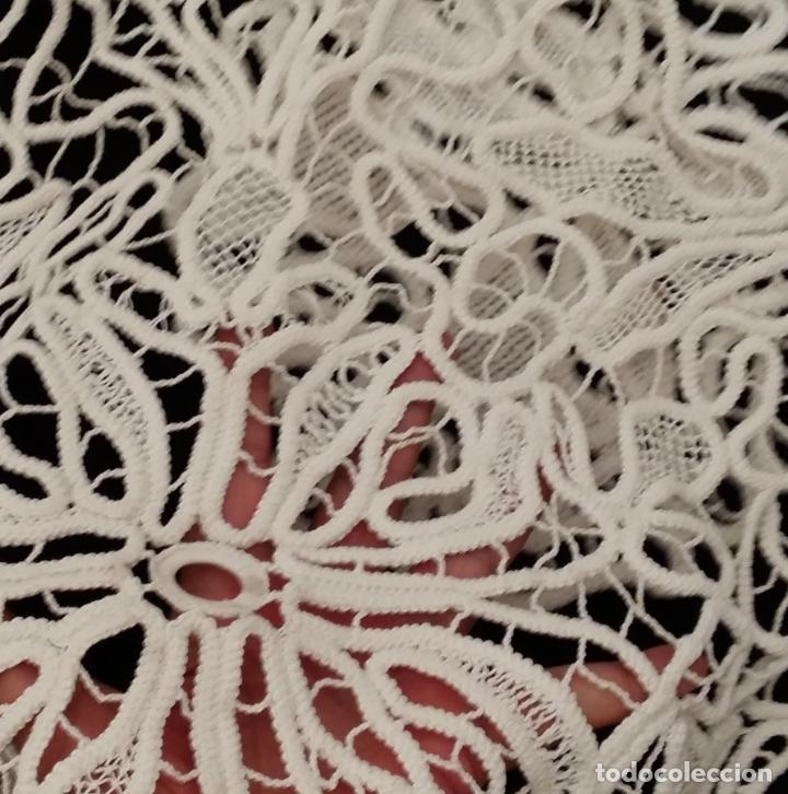 Antig&uuml;edades: Encaje macram&eacute; dos tapetes - Foto 2