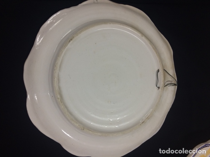 Antig&uuml;edades: Plato de cer&aacute;mica de Alcora - Foto 3
