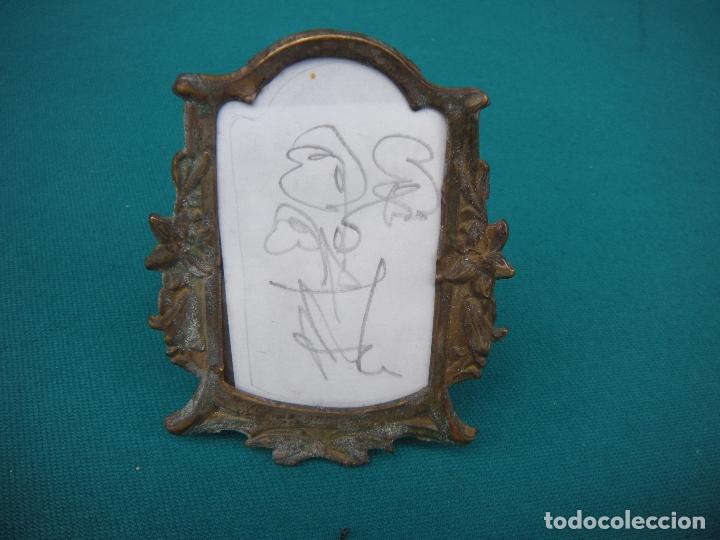 Antiquit&auml;ten: MARCO PORTAFOTOS MET&Aacute;LICO CON DIBUJO