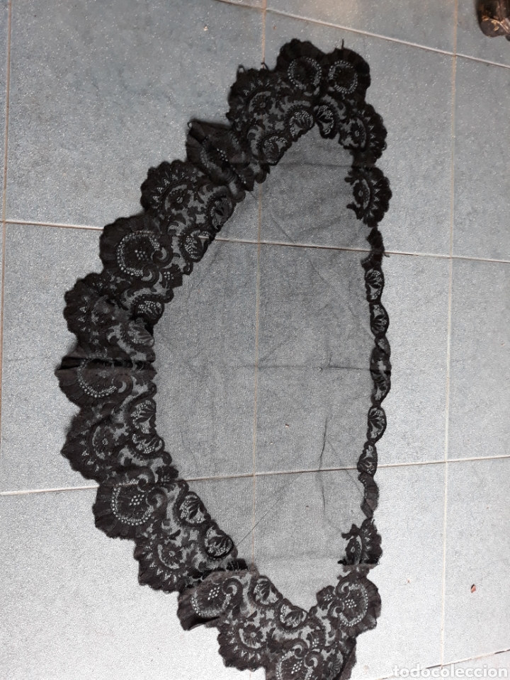 Antig&uuml;edades: Pa&ntilde;uelo de encaje negro - Foto 1