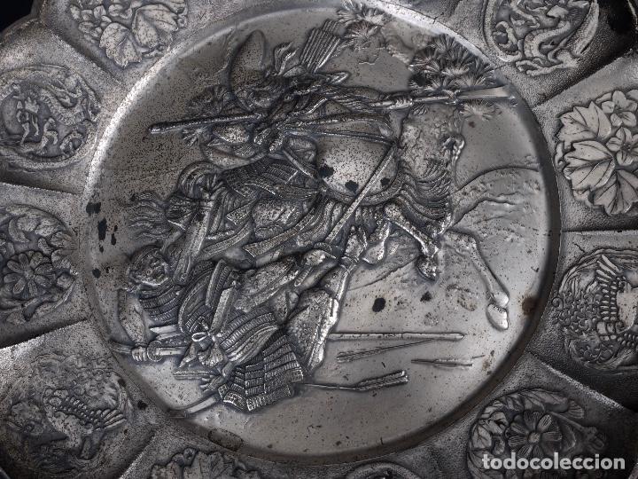 Antig&uuml;edades: PLATO EN BAJORELIVE DECORATIVO - Foto 1