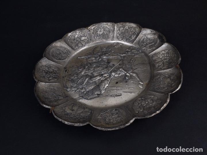 Antig&uuml;edades: PLATO EN BAJORELIVE DECORATIVO - Foto 3