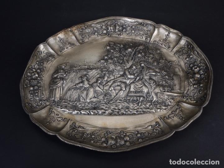 Antig&uuml;edades: BANDEJA EN BAJORELIEVE DECORATIVA - Foto 2