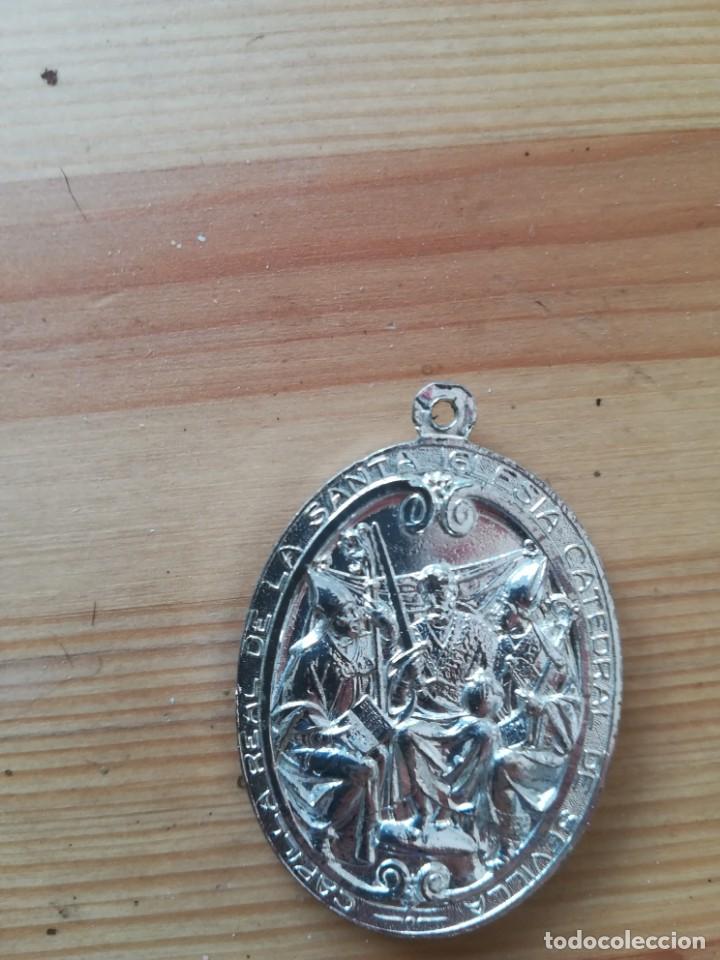 Antig&uuml;edades: Medalla virgen de los reyes plata - Foto 2