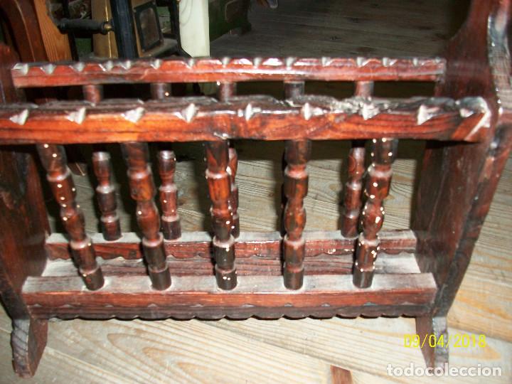 Antig&uuml;edades: ANTIGUO REVISTERO DE MADERA - Foto 4