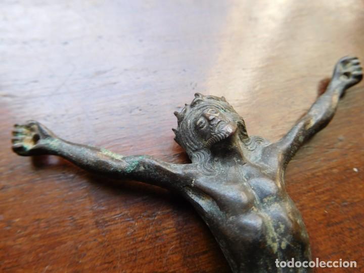 Antig&uuml;edades: Cristo de bronce siglo XVIII - Foto 2