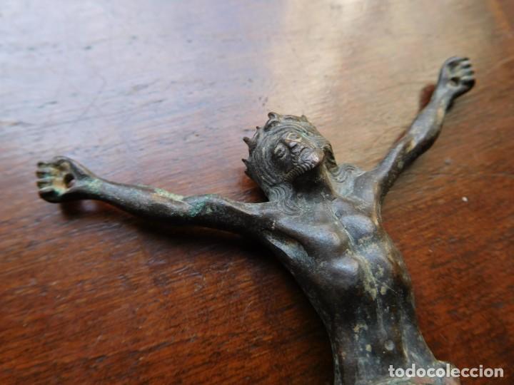 Antig&uuml;edades: Cristo de bronce siglo XVIII - Foto 3