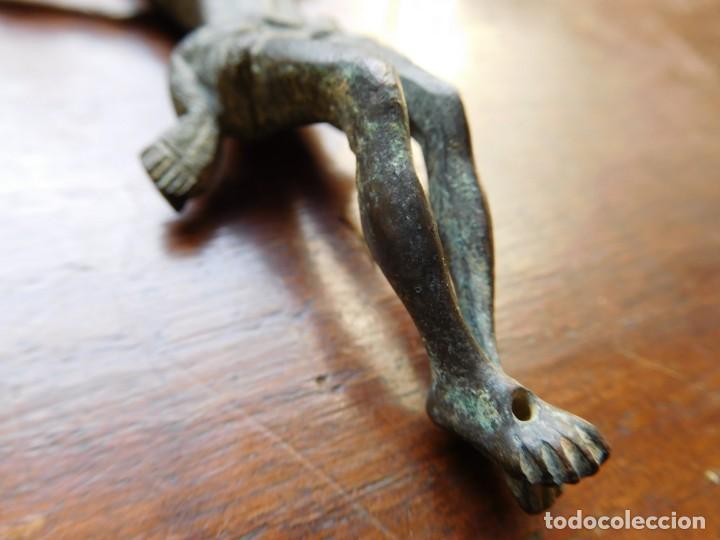 Antig&uuml;edades: Cristo de bronce siglo XVIII - Foto 4