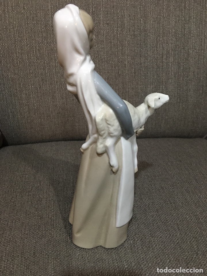 Antig&uuml;edades: Figura de lladro la campesina - Foto 2