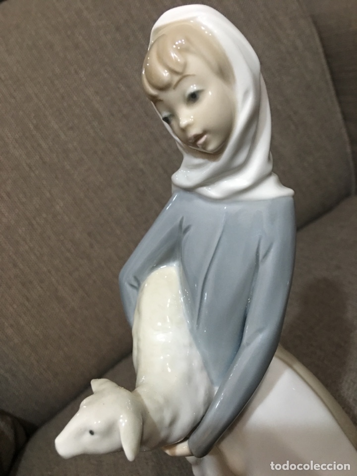 Antig&uuml;edades: Figura de lladro la campesina - Foto 3