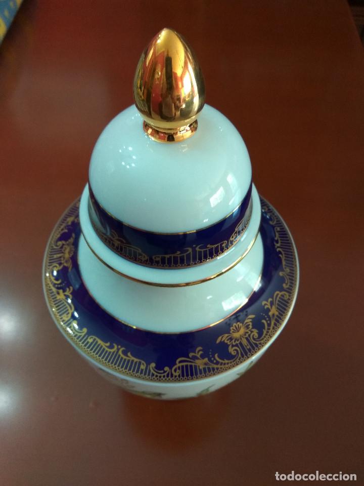 Antig&uuml;edades: JARRON DE PORCELANA DECORADO DE CAPEANS - Foto 1