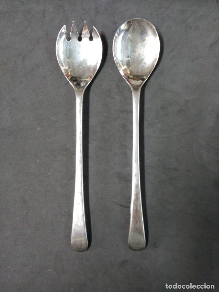 Antig&uuml;edades: CUBIERTOS DE SERVIR EN METAL PLATEADO - Foto 1
