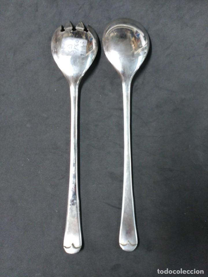 Antig&uuml;edades: CUBIERTOS DE SERVIR EN METAL PLATEADO - Foto 2