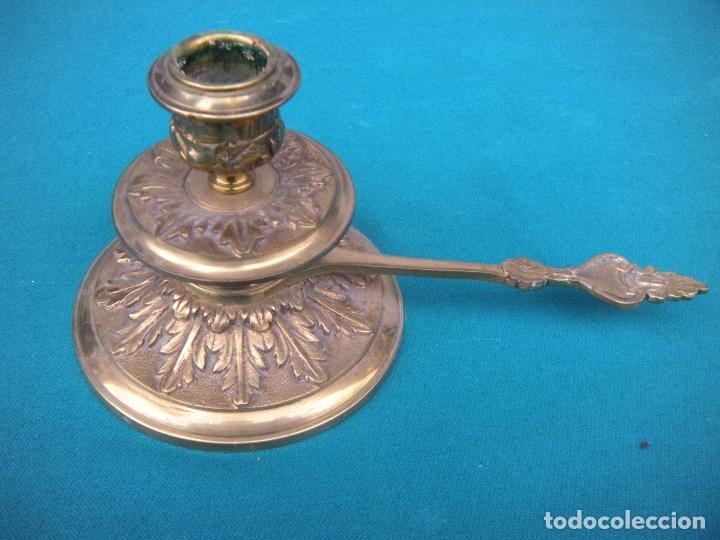 Antig&uuml;edades: PALMATORIA DE BRONCE PARA VELA. - Foto 1
