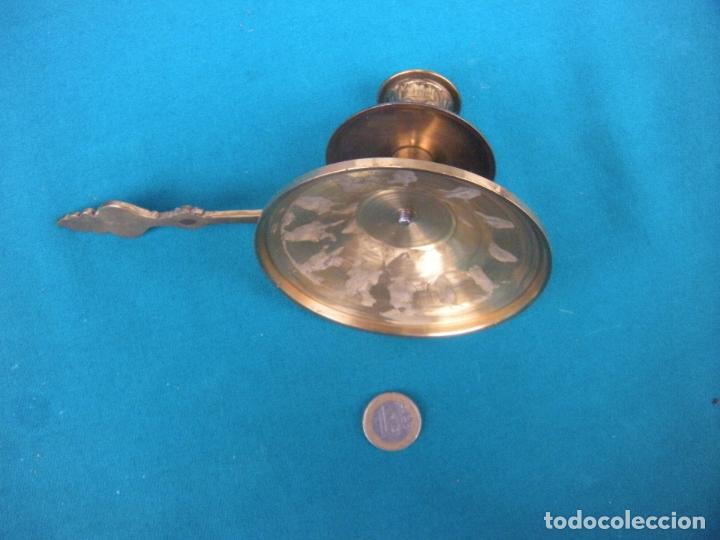 Antig&uuml;edades: PALMATORIA DE BRONCE PARA VELA. - Foto 3