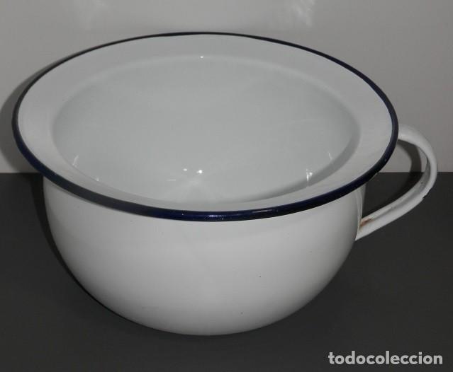 PENICO VINTAGE DE ESMALTE BLANCO