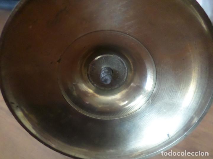 Antig&uuml;edades: CANDELERO  BRONCE Y MADERA - Foto 5