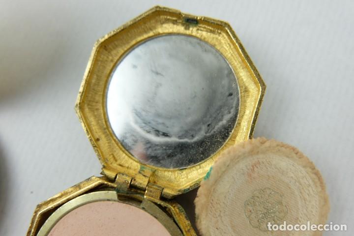 Antig&uuml;edades: 2 polvoreras en metal - Foto 6