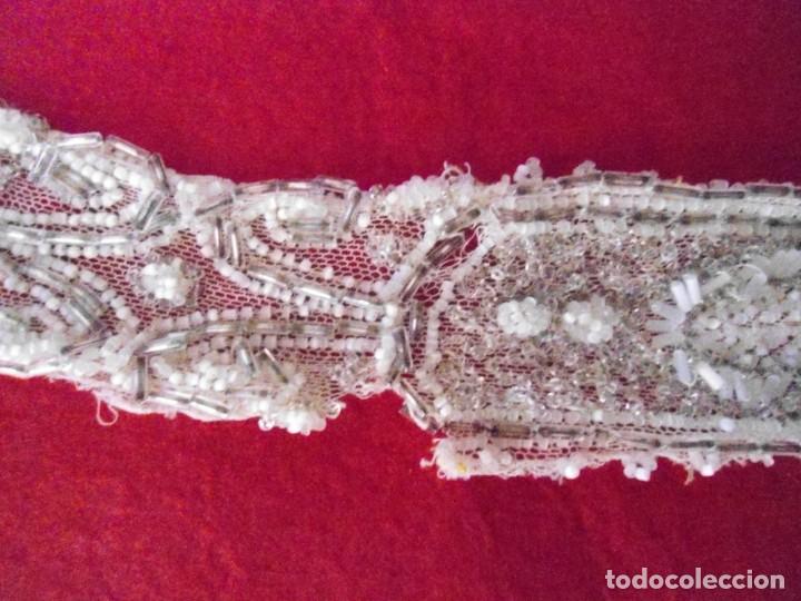 Antig&uuml;edades: BANDA O CINTURON DECORADO DE PEDRERIA - Foto 3