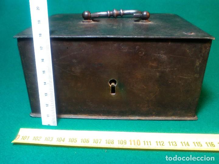 Antig&uuml;edades: CAJA ANTIGUA DE CAUDALES - Foto 3
