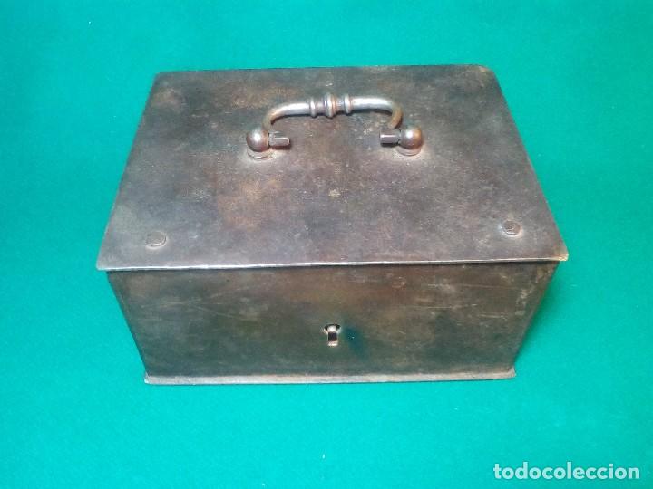 Antig&uuml;edades: CAJA ANTIGUA DE CAUDALES - Foto 5
