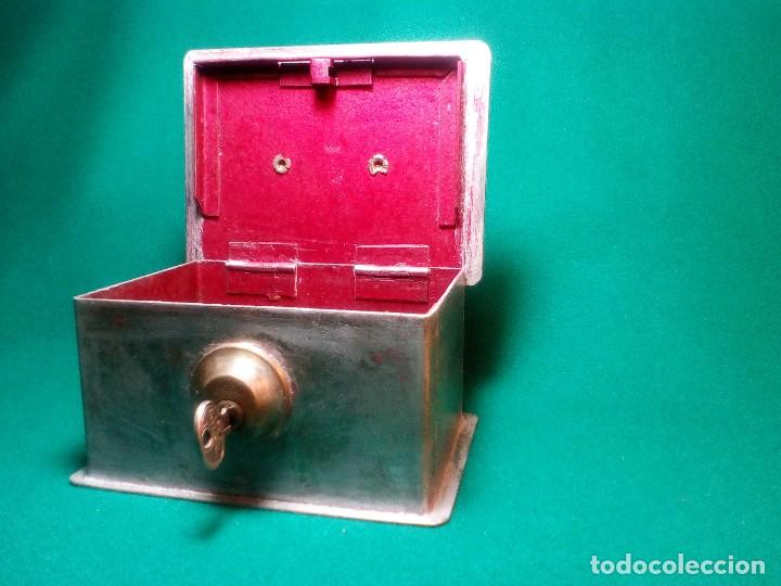 Antig&uuml;edades: CAJA ANTIGUA DE CAUDALES - Foto 4