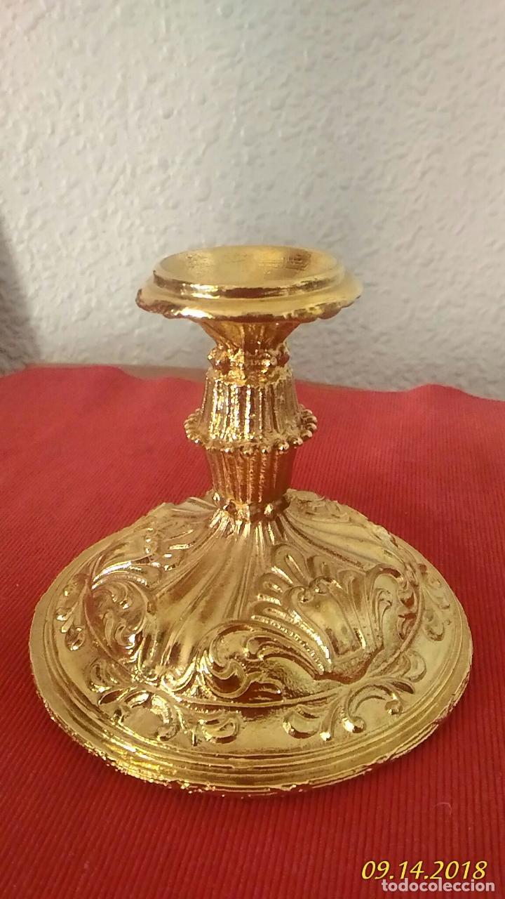 Antig&uuml;edades: Porta velas dorado - Foto 1