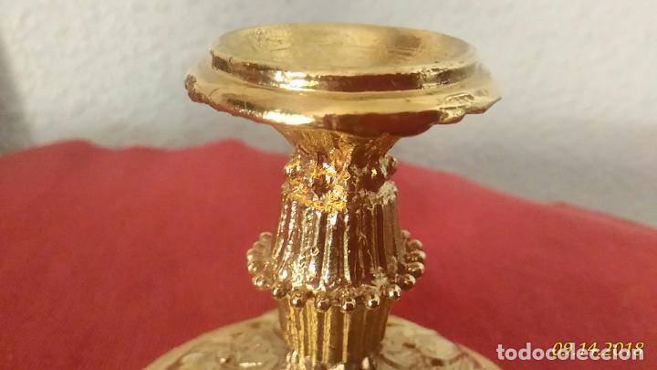 Antig&uuml;edades: Porta velas dorado - Foto 4