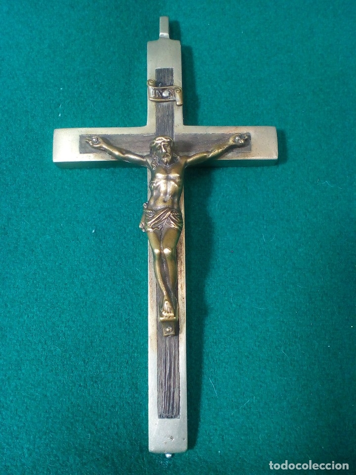 Antig&uuml;edades: CRUCIFIJO DE METAL Y MADERA - Foto 1