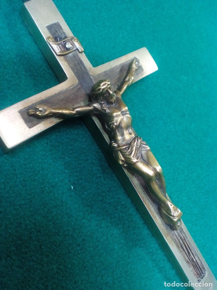 Antig&uuml;edades: CRUCIFIJO DE METAL Y MADERA - Foto 3