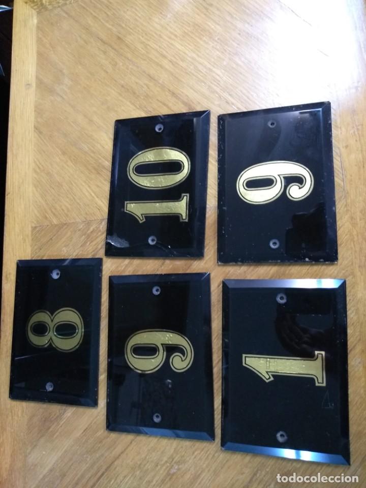 Antiquit&auml;ten: Conjunto de cinco r&oacute;tulos de espejos num&eacute;ricos
