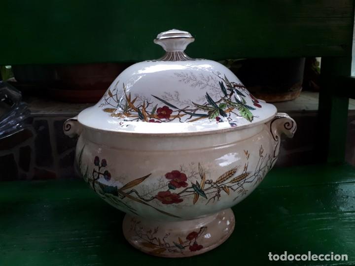 Antig&uuml;edades: antigua sopera de la cartuja - Foto 1