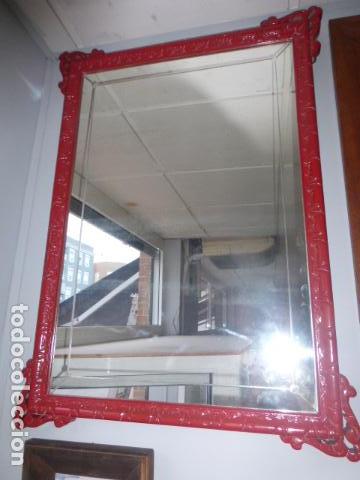 Antig&uuml;edades: ESPEJO DE MADERA TALLADA PINTADO EN ROJO - Foto 2