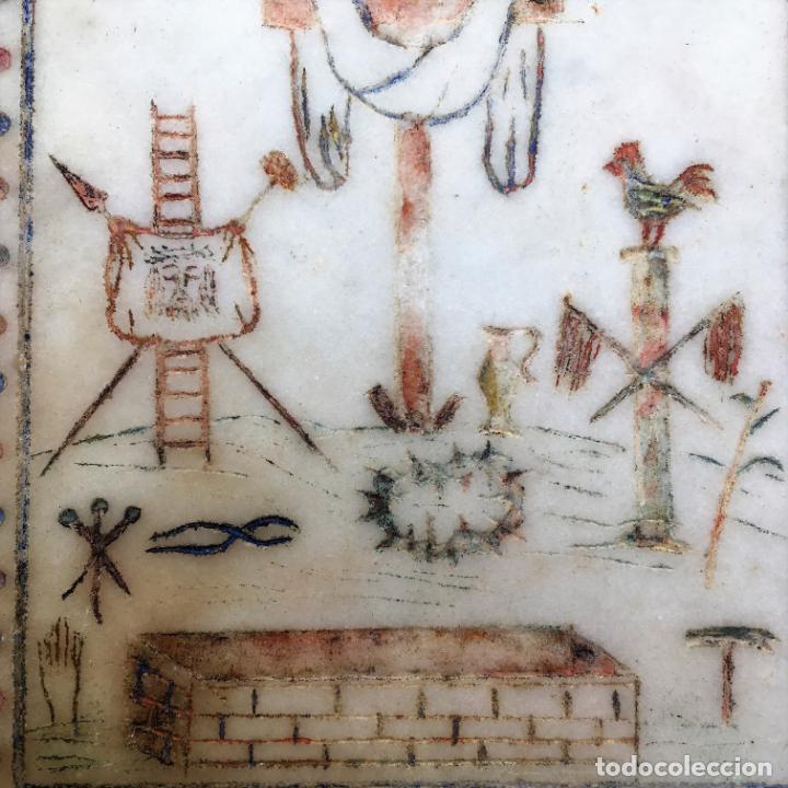 Antig&uuml;edades: Placa de alabastro con los s&iacute;mbolos de la Pasi&oacute;n - Foto 5