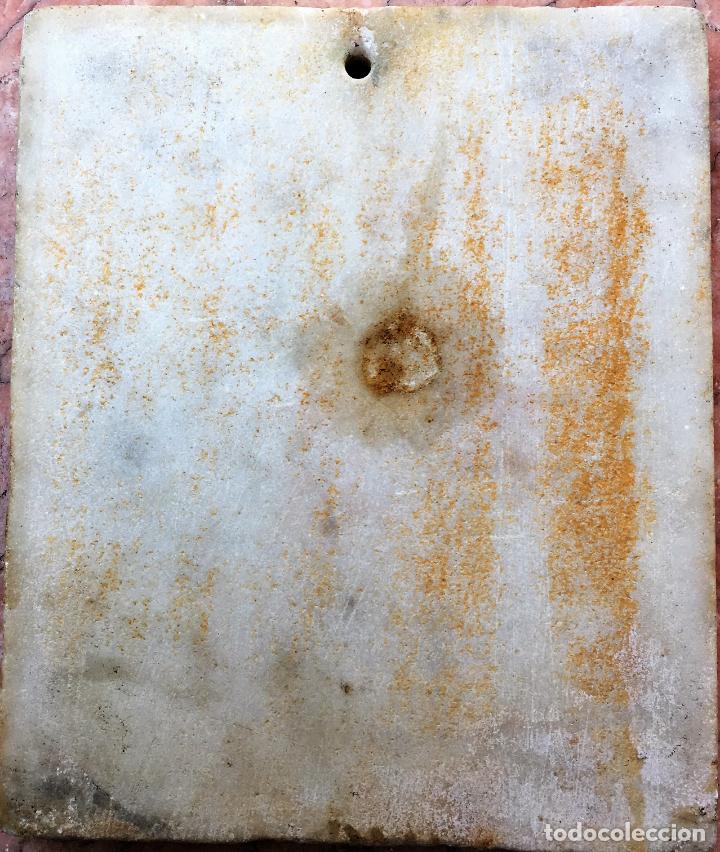 Antig&uuml;edades: Placa de alabastro con los s&iacute;mbolos de la Pasi&oacute;n - Foto 13