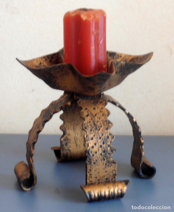 Antig&uuml;edades: CANDELABRO DE HIERRO DORADO - Foto 1