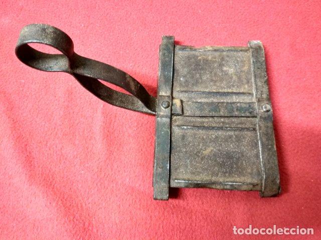 Antig&uuml;edades: ANTIGUO CEPILLO PARA CABALLOS - Foto 1