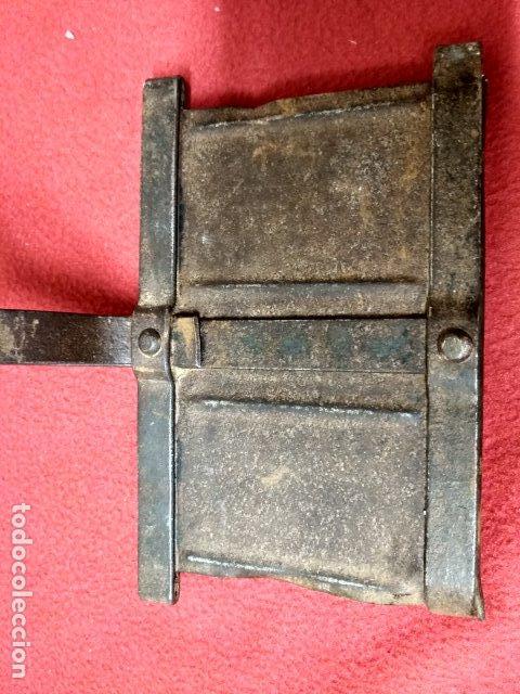 Antig&uuml;edades: ANTIGUO CEPILLO PARA CABALLOS - Foto 2