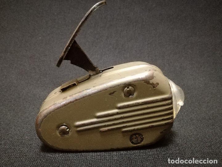 Antig&uuml;edades: LINTERNA A DINAMO MANUAL - PHILIPS TYPE 7424 - Foto 2