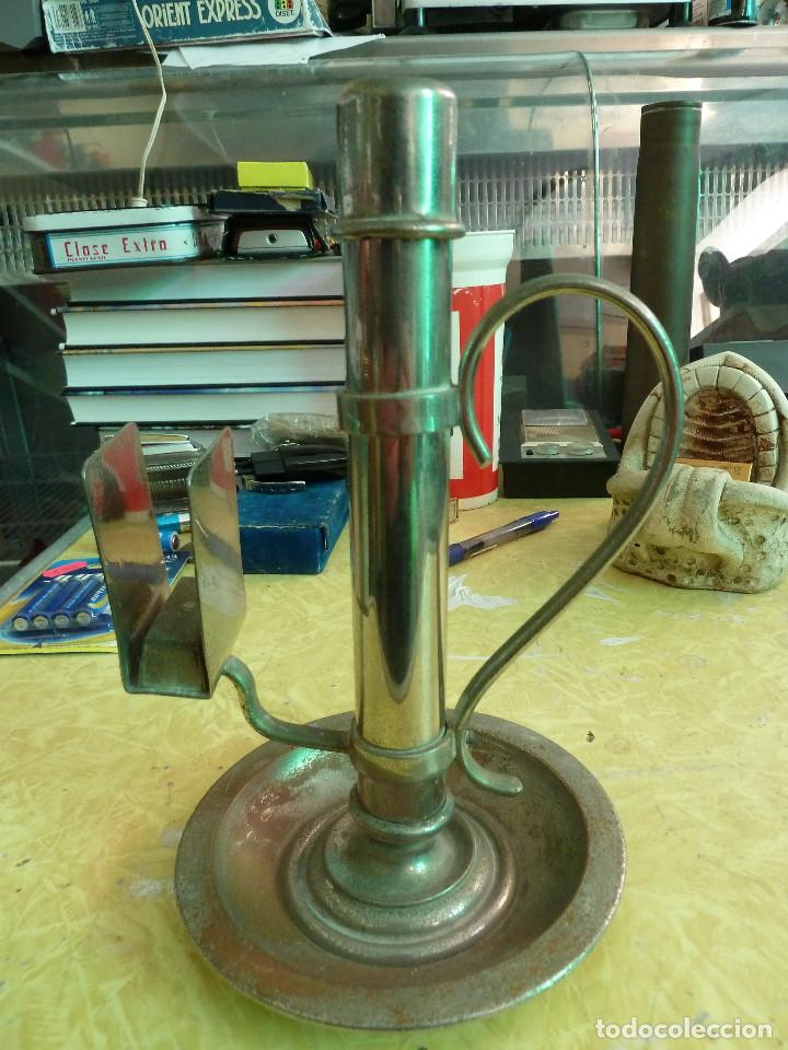 Antig&uuml;edades: PORTAVELAS METALICO - Foto 2