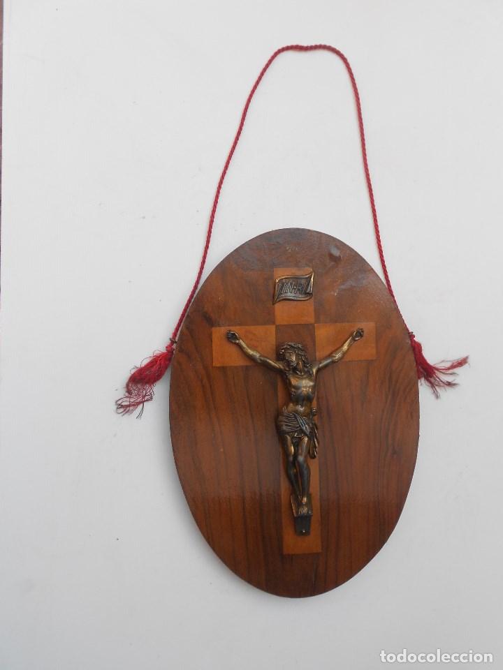 Antig&uuml;edades: crucifijo sobre madera - Foto 2